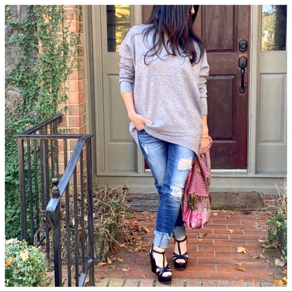 ✨LAST ONE ✨PARIS✨ Grey High/Low loose fit sweater - Picture 5 of 8